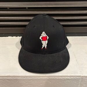 Men’s Slump-buster 210 fitted by flex fit hat. Size 6 7/8-7 1/4.